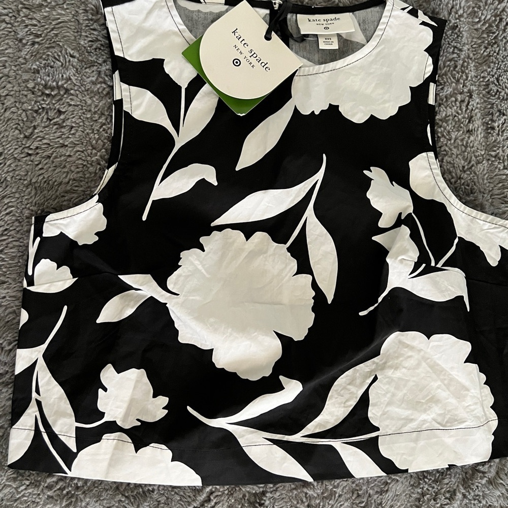 NWT Floral Sleeveless Crop Tank Top